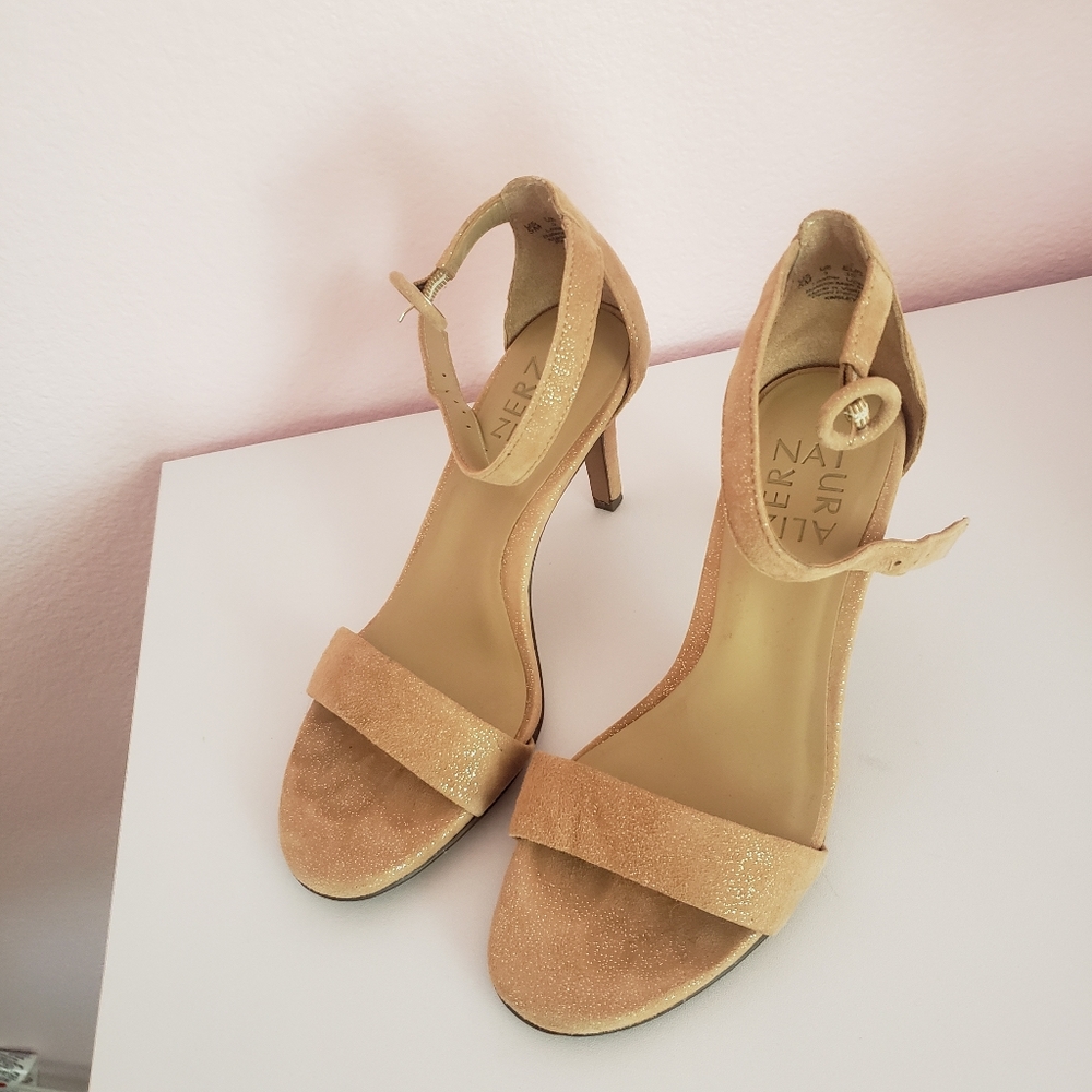 Naturalizer Kinsley Nude Pump Honey Glitter Open Toe